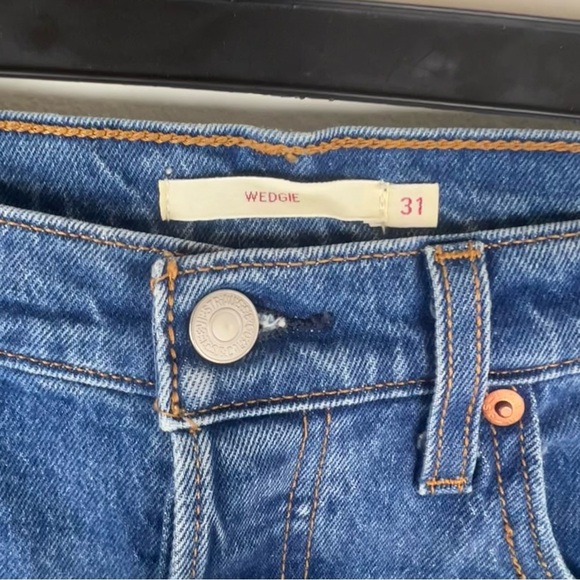 Levi’s Dark Wash Wedgie Straight Leg Jeans Size 31 - Picture 6 of 9